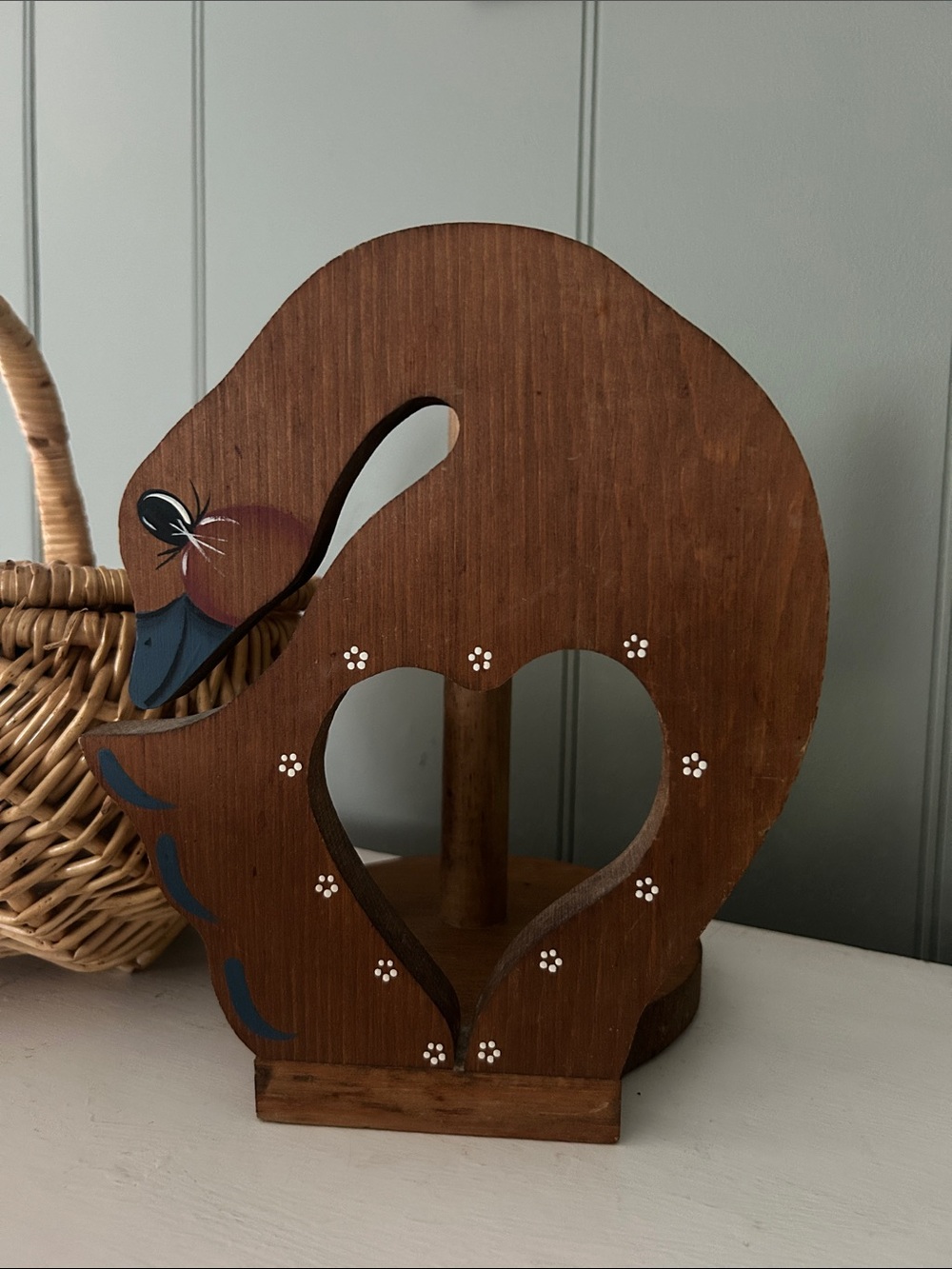 Vintage 90s momma goose wood papertowel holder